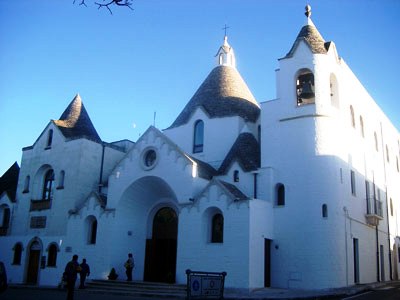 chiesa_trullo_italia.jpg